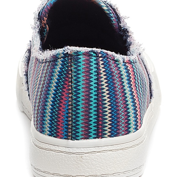 NWB Rocket Dog Canvas Shoes - Picture 2 of 6